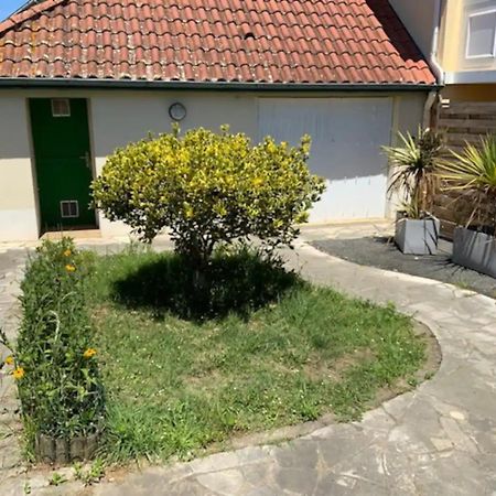 Maisonnette 2 A 4 Pers- Jardin Privatif Cloture- Calme- Stationnement Gratuit- Pau Ouest Billere Extérieur photo