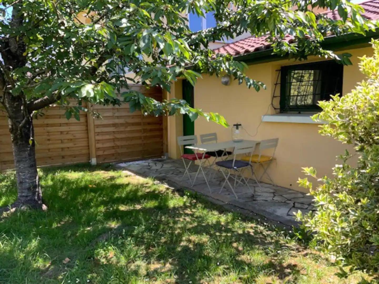 Maisonnette 2 A 4 Pers- Jardin Privatif Cloture- Calme- Stationnement Gratuit- Pau Ouest Billere Extérieur photo